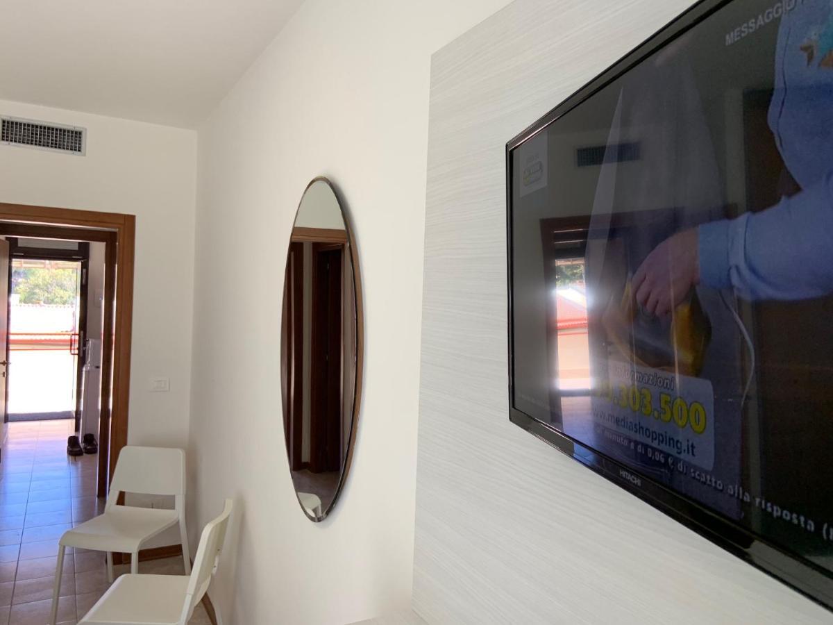 Suites Marilia Apartments Pool Side - Suite Livorno Holiday Home Group Ngoại thất bức ảnh